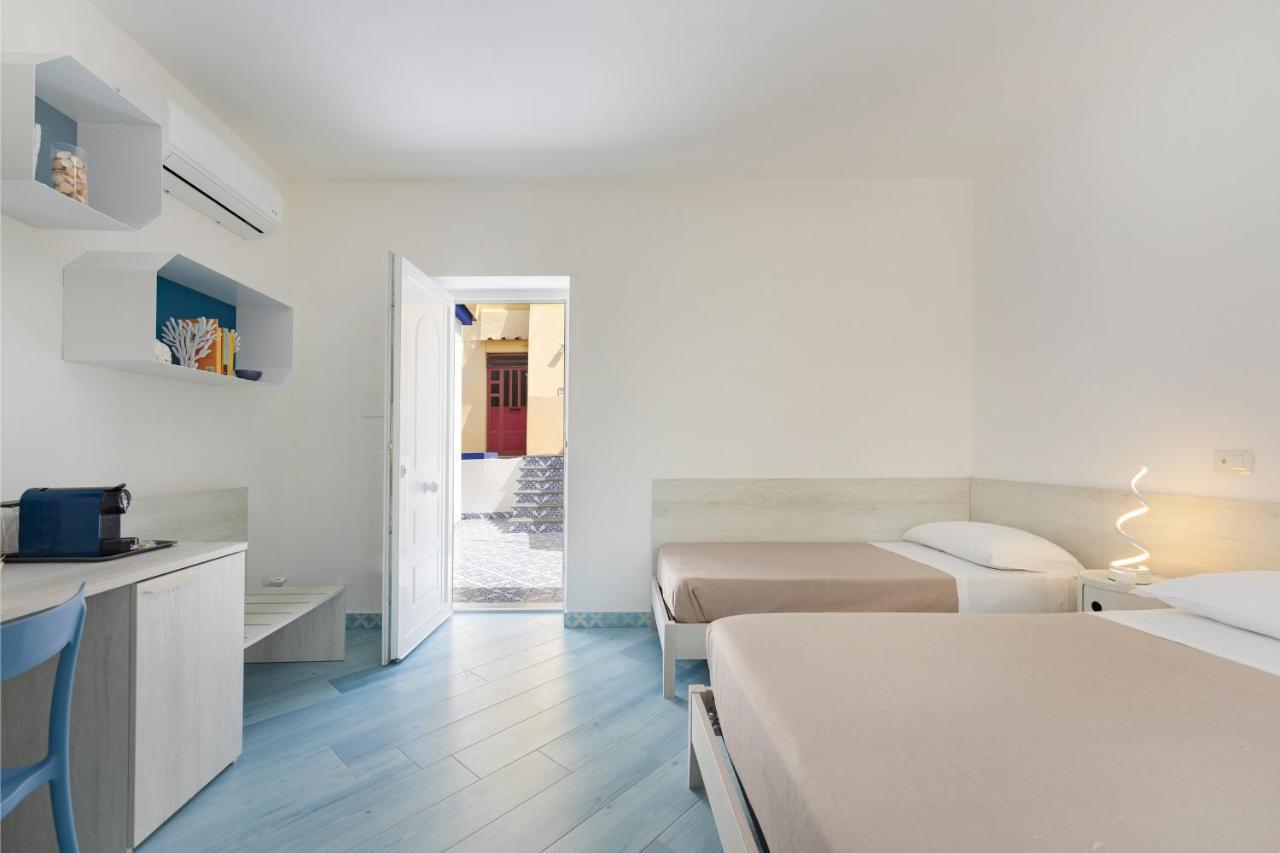 Poseidonia Rooms Прочида Экстерьер фото